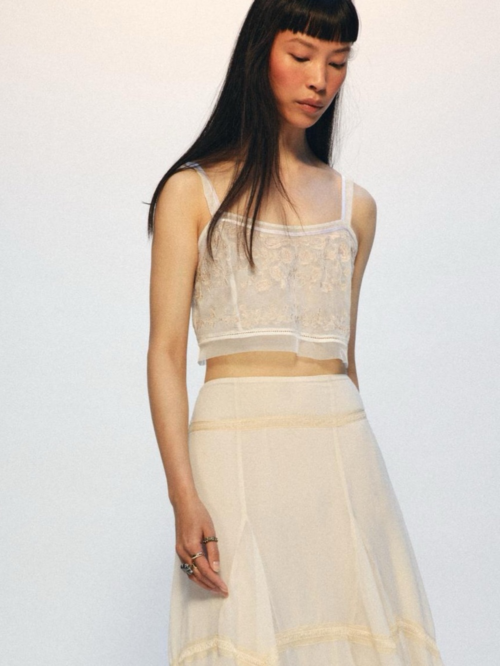 ZW COLLECTION EMBROIDERED CROPPED TOP

Zara Sheer Floral Embroidered Bralette - Picture 9 of 16